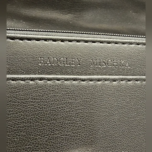 Badgley Mischka Black Quilted Chain Strap Crossbody Handbag NWT - Picture 10 of 14